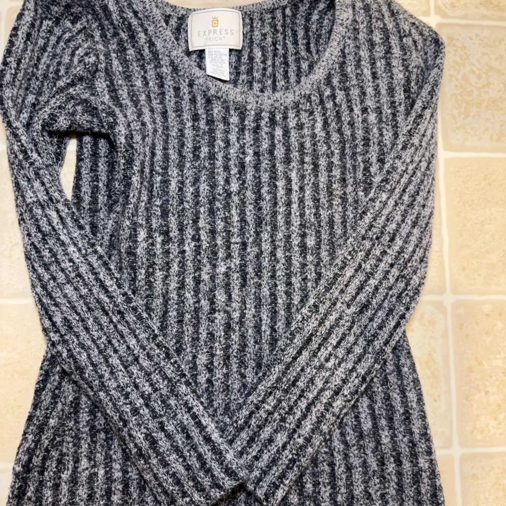 Gray Ribbed Knit Top - Picture 6 of 8
